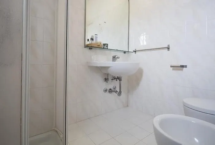 Globus Szálloda