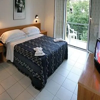 Szálloda Globus 3*